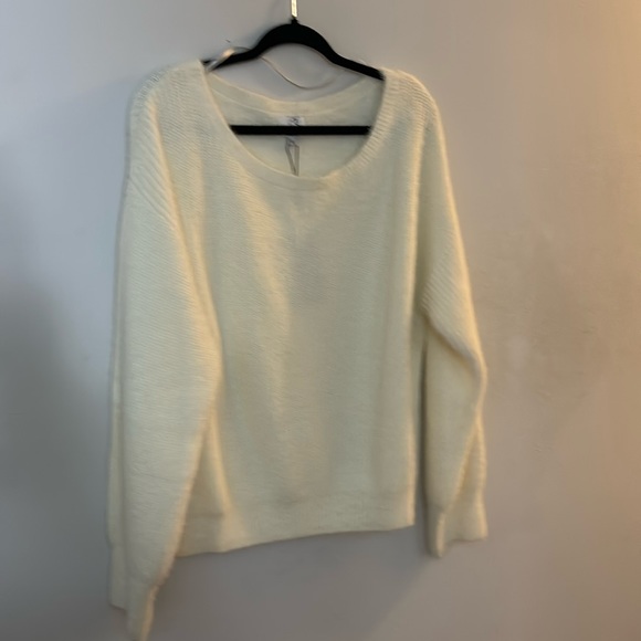 NWT KAWALATEE OFF THE SHOULDER KNIT - Picture 1 of 14
